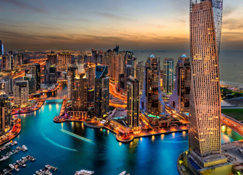 Из Абу-Даби в современном Дубай с ужином на Арабской лодке и Бурдж-Халифой